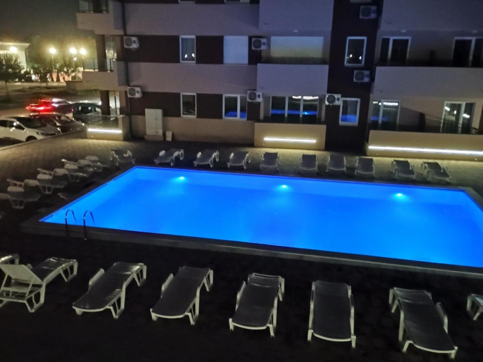 Apartment With Pool Veliko Gradište Eksteriør billede