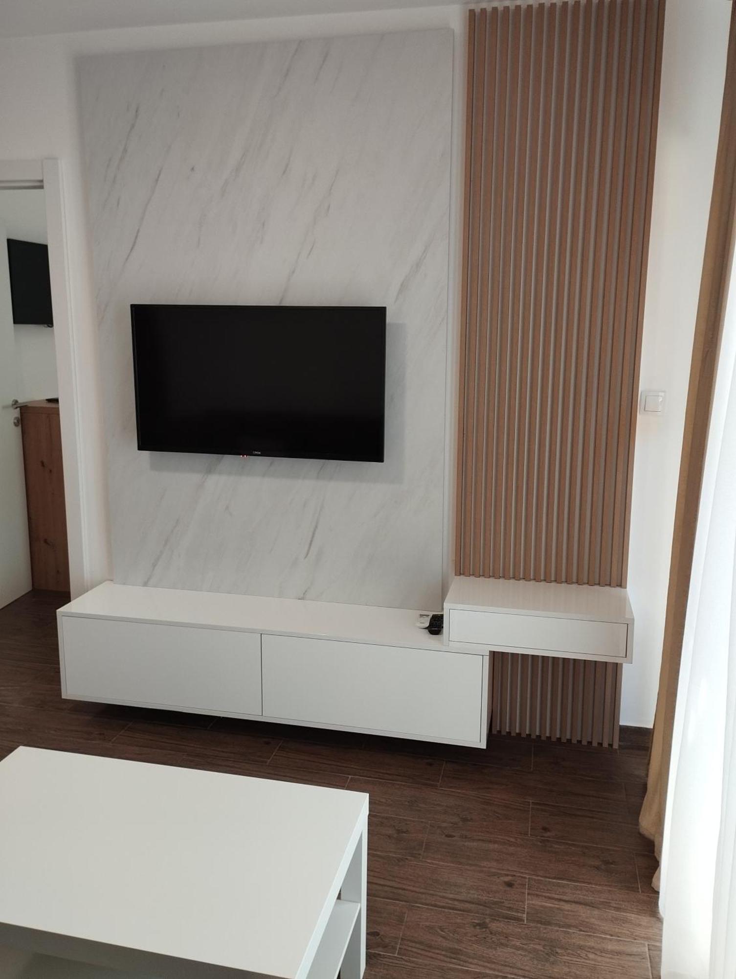 Apartment With Pool Veliko Gradište Eksteriør billede